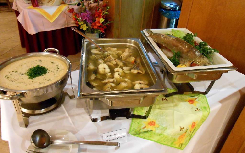 Hotel-Pension Am Muehlberg Luebbenau Ngoại thất bức ảnh