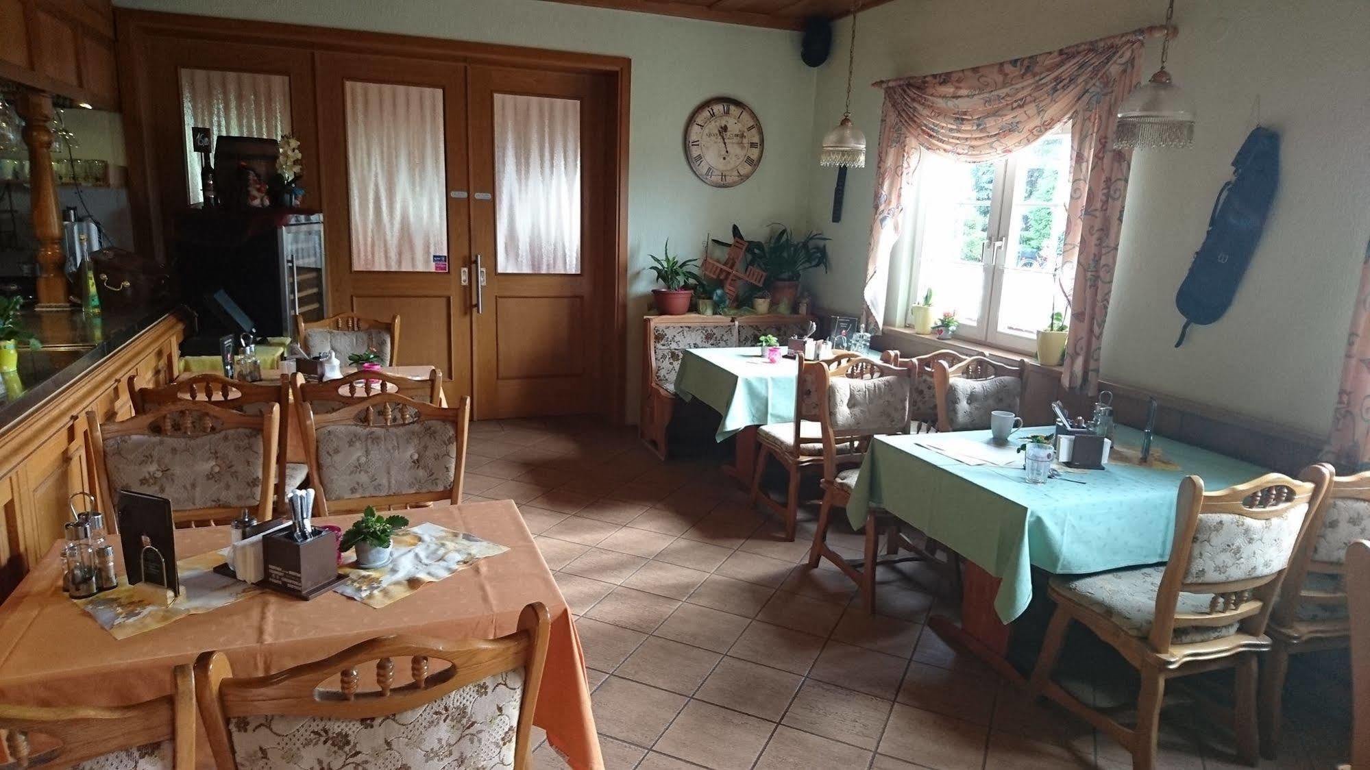 Hotel-Pension Am Muehlberg Luebbenau Ngoại thất bức ảnh