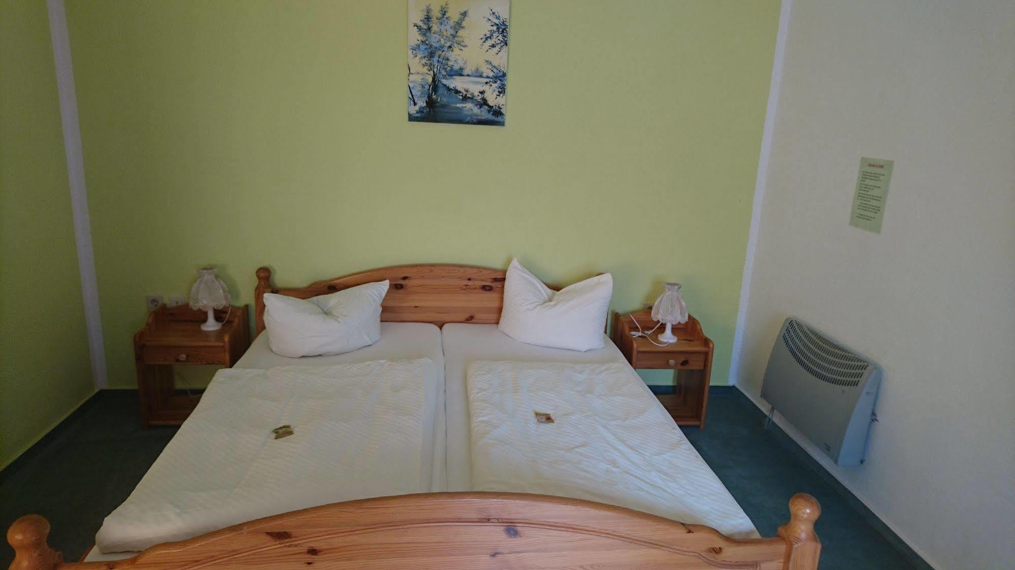 Hotel-Pension Am Muehlberg Luebbenau Ngoại thất bức ảnh
