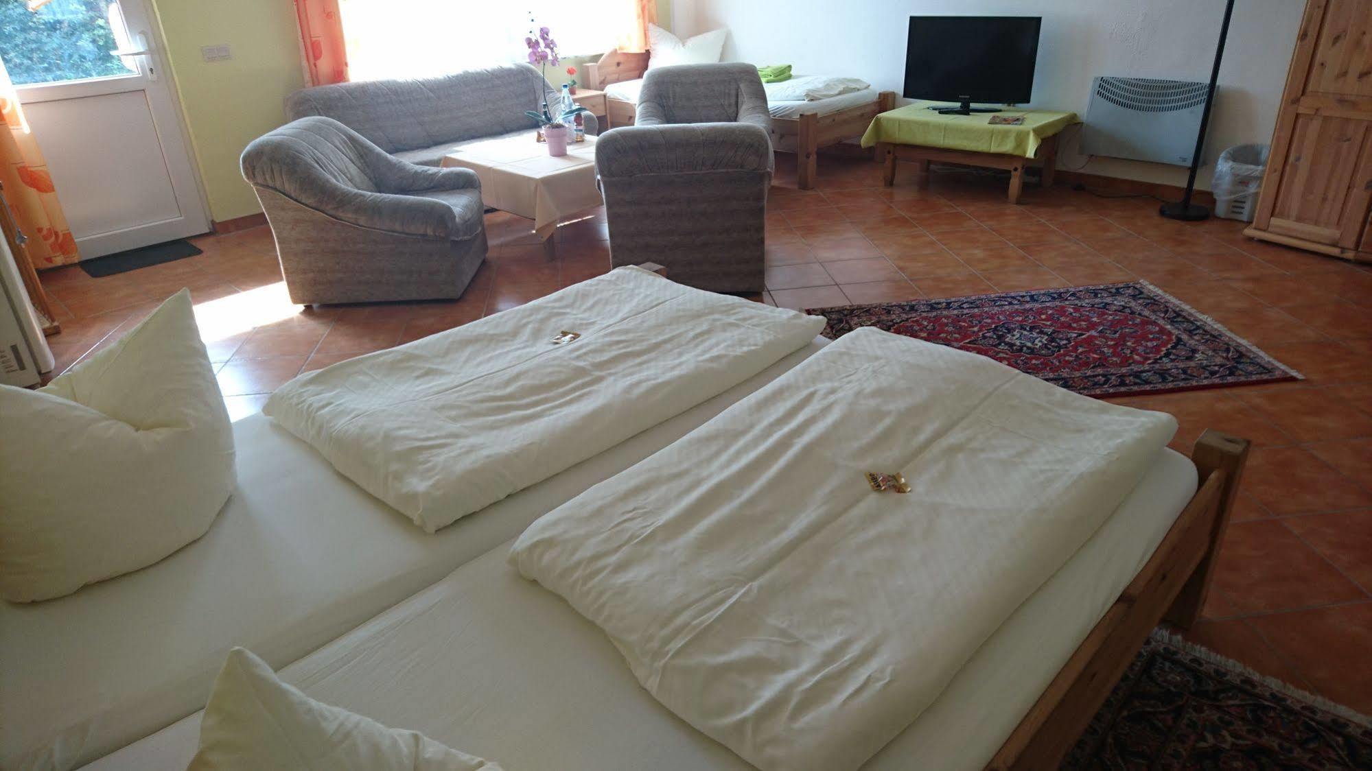 Hotel-Pension Am Muehlberg Luebbenau Ngoại thất bức ảnh