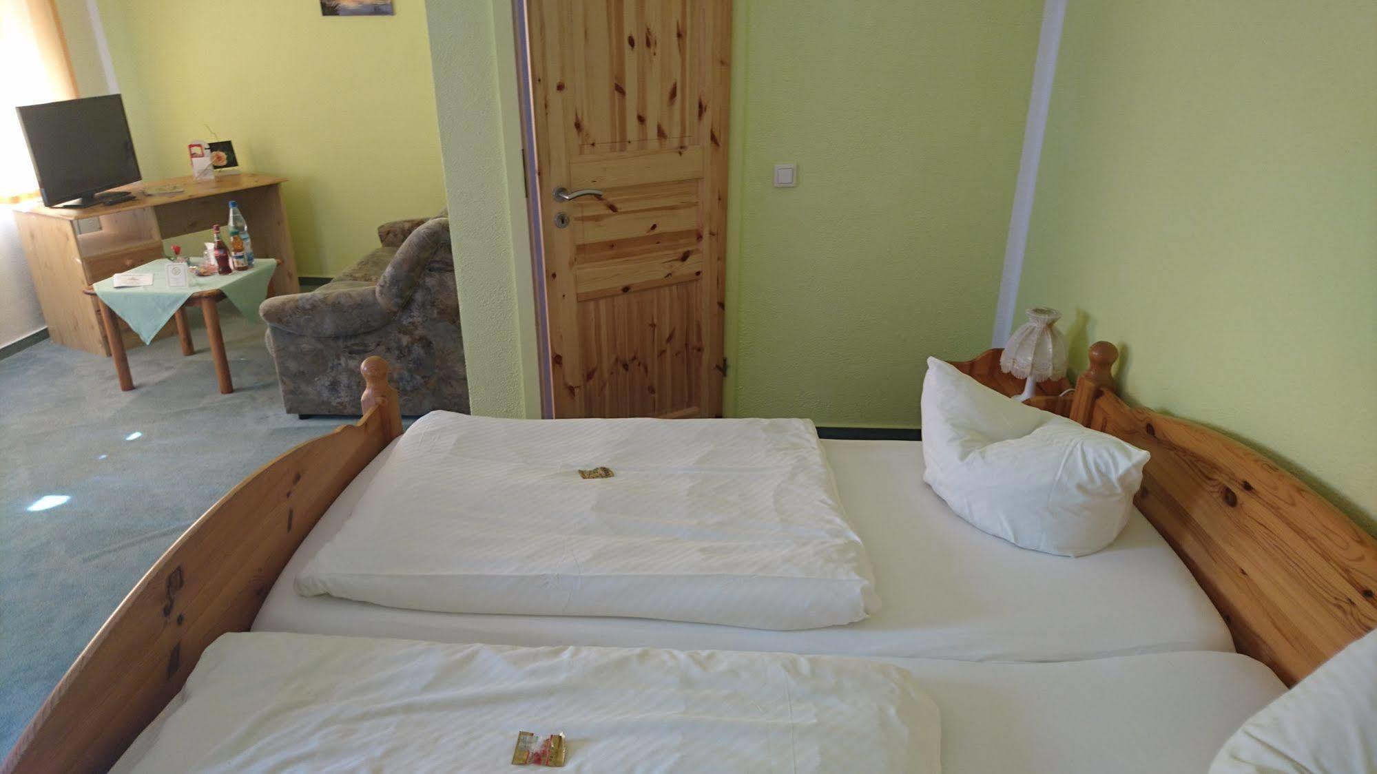 Hotel-Pension Am Muehlberg Luebbenau Ngoại thất bức ảnh
